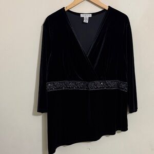 Velvet V-neck 3/4 Sleeve Asymmetrical Hem Embroidered Babydoll Top size 2X Party